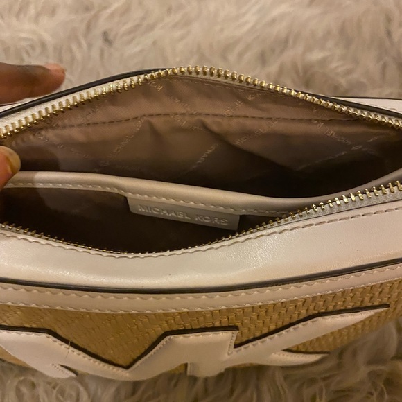 BOGO Michael Kors purse white with gold straps - Picture 4 of 8